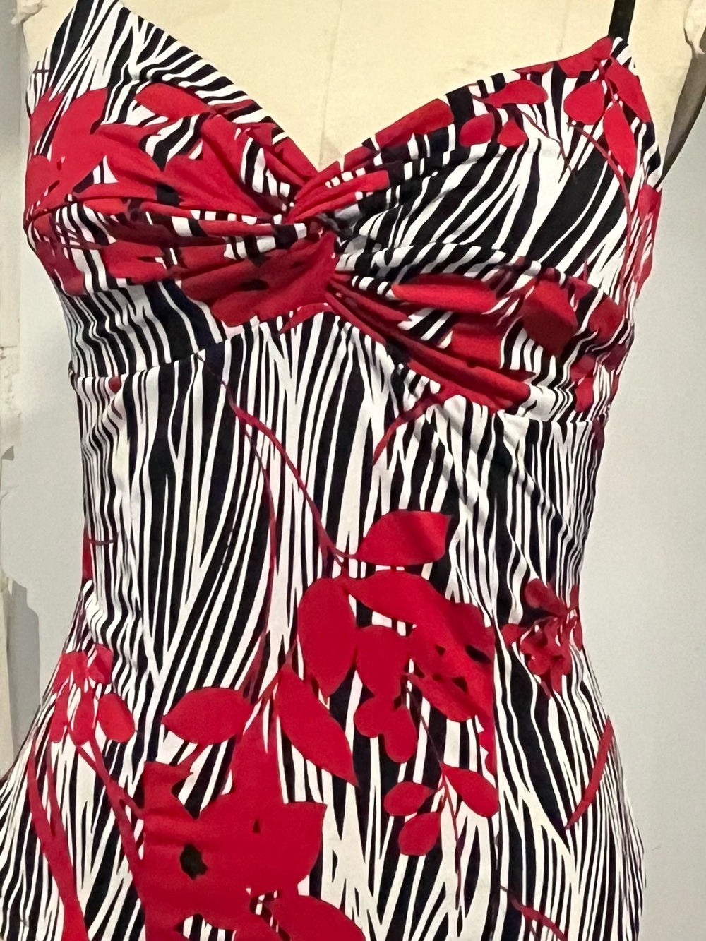 Women’s Red & Black Floral Stripe Twist-Front Top